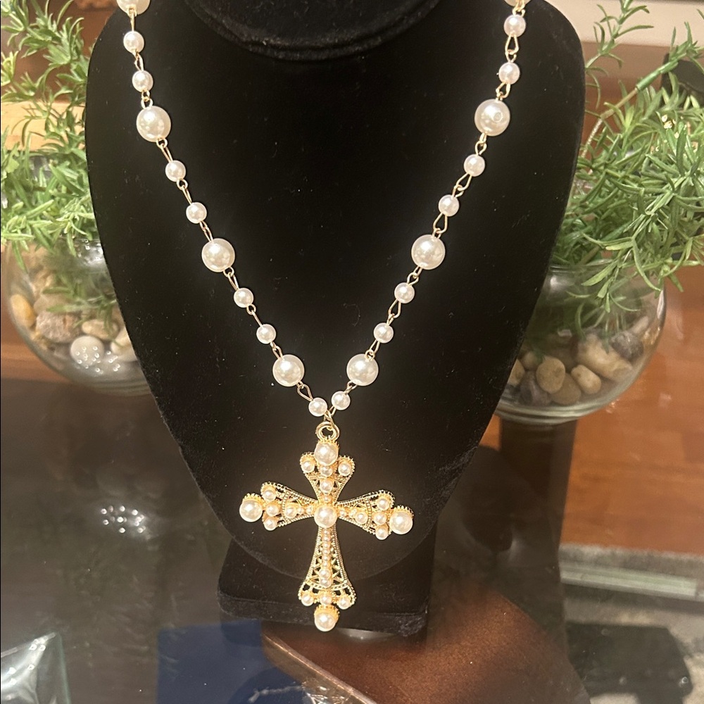 Gold-Tone Pearl Cross Pendant Necklace - Elegant Women Jewelry, NWOT - Picture 5 of 10